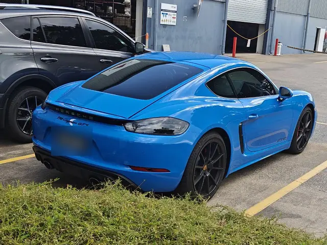 Ryan's old Porsche 718 GTS in a warehouse car park